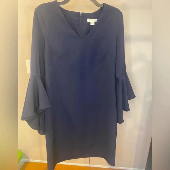 prelude Dresses & Skirts - Prelude navy dress. Size 6. Perfect condition. V Neck made in India.